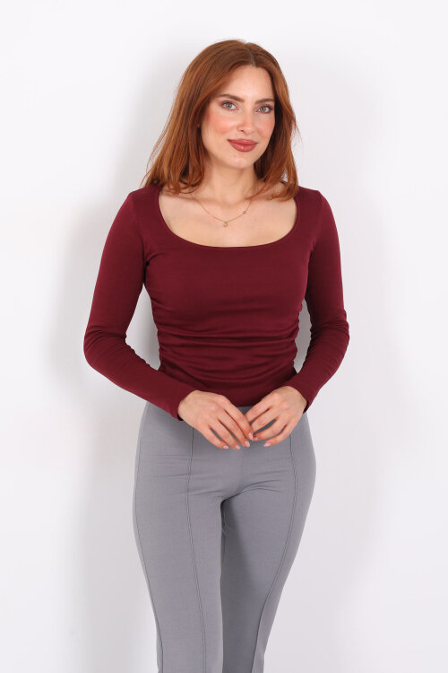 Kare Yaka Büzgülü Kırmızı Kadın Bluz - 4