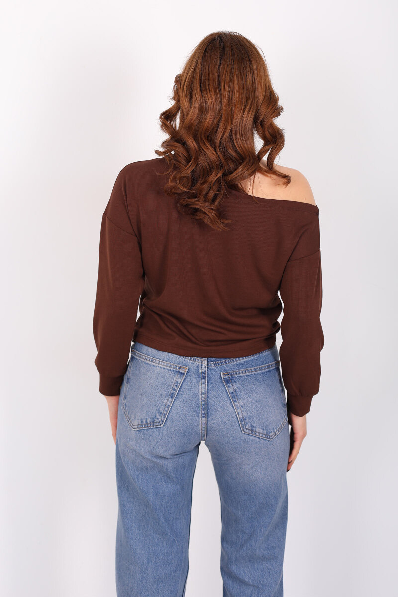 Kayık Yaka Fitilli Kahverengi Kadın Bluz - 5