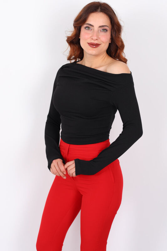 Kayık Yaka Göğüs Drapeli Krep Siyah Kadın Bluz - 4