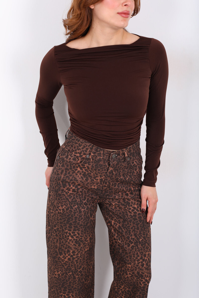 Kayık Yaka Omuz Ve Bel Büzgülü Kahverengi Kadın Sandy Bluz - 2