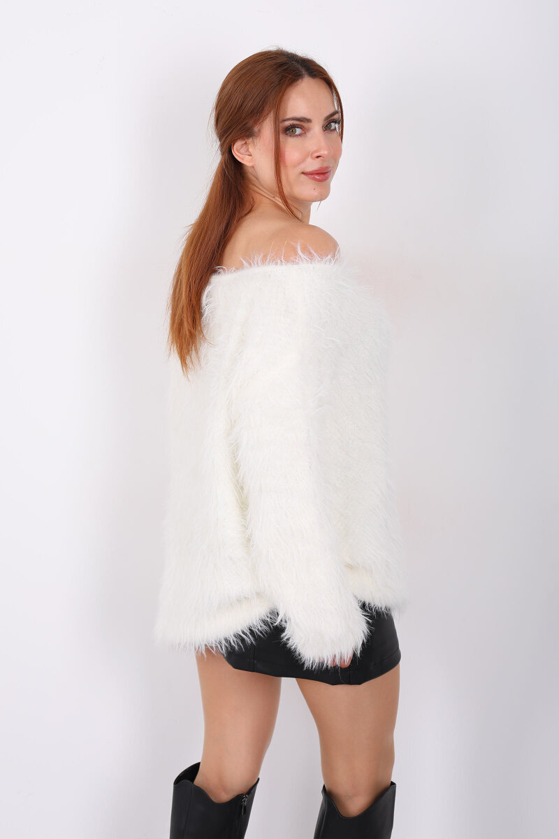 Kayık Yaka Sakallı Yumuşak Ekru Kadın Triko Kazak - 5