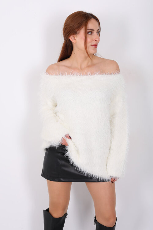 Kayık Yaka Sakallı Yumuşak Ekru Kadın Triko Kazak - 4