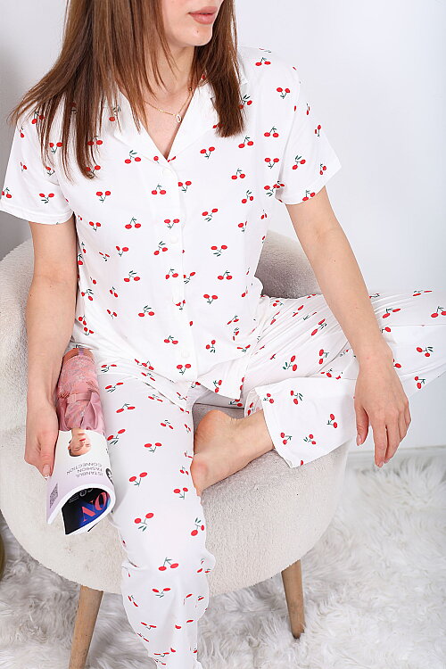 Kiraz Desenli Düğmeli Beyaz Kadın Pijama Takımı - Berox (1)