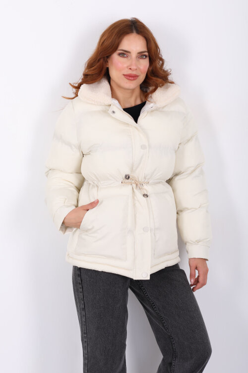 Kıvırcık Yaka Detaylı Krem Kadın Şişme Mont - 4