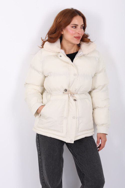 Kıvırcık Yaka Detaylı Krem Kadın Şişme Mont - Berox