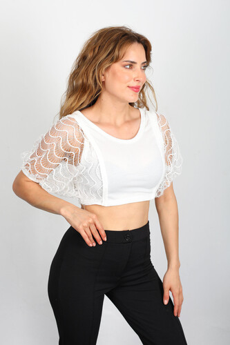 Kolları İşlemeli Beyaz Kadın Crop Bluz - 2