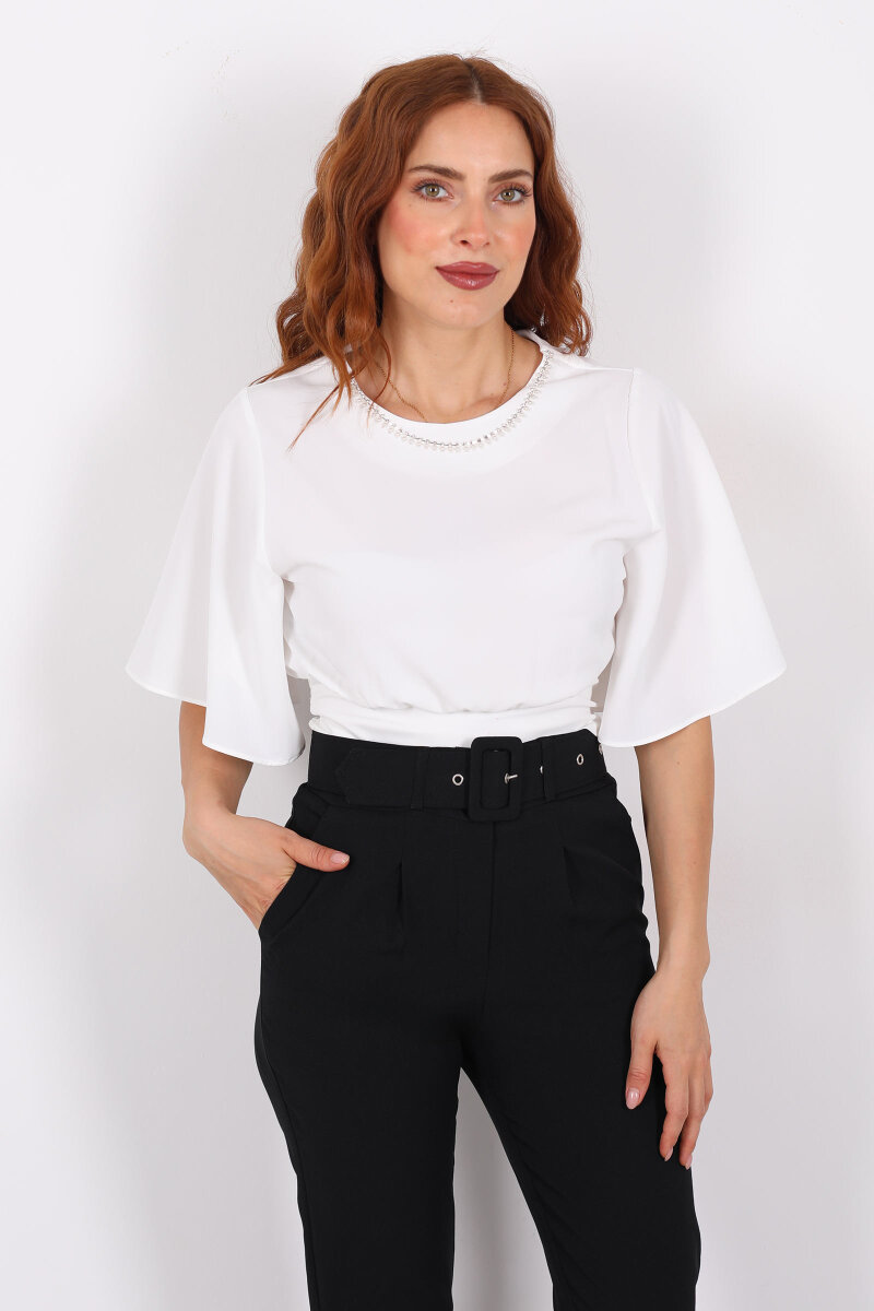 Kolye Detaylı Beli Lastikli Yarasa Kol Beyaz Kadın Saten Bluz - 6