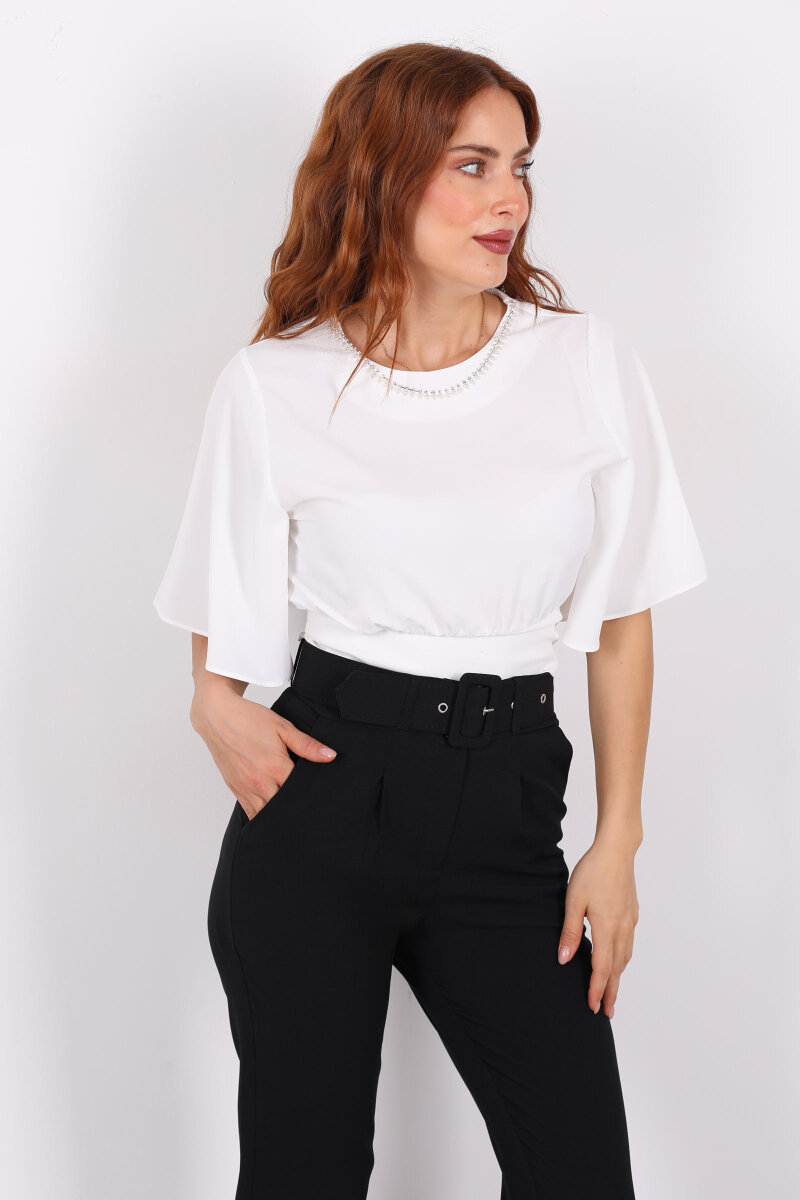 Kolye Detaylı Beli Lastikli Yarasa Kol Beyaz Kadın Saten Bluz - 4