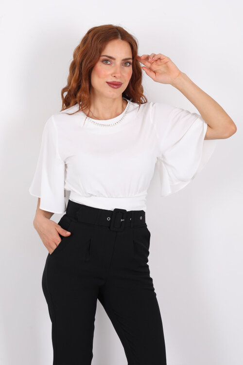 Kolye Detaylı Beli Lastikli Yarasa Kol Beyaz Kadın Saten Bluz - Berox