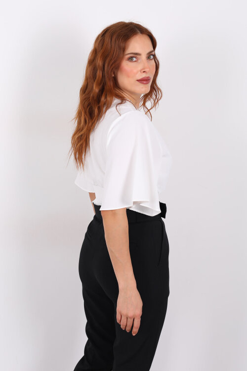 Kolye Detaylı Beli Lastikli Yarasa Kol Beyaz Kadın Saten Bluz - 5