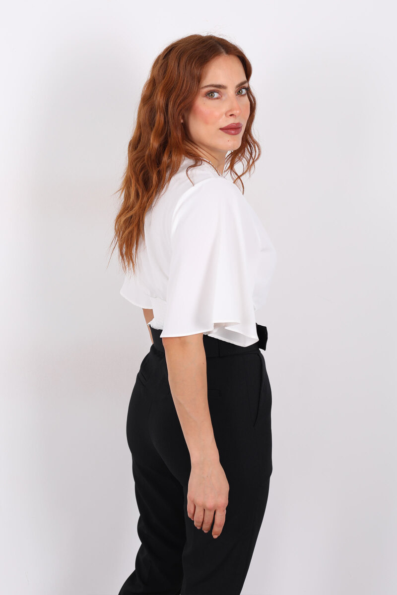 Kolye Detaylı Beli Lastikli Yarasa Kol Beyaz Kadın Saten Bluz - 5