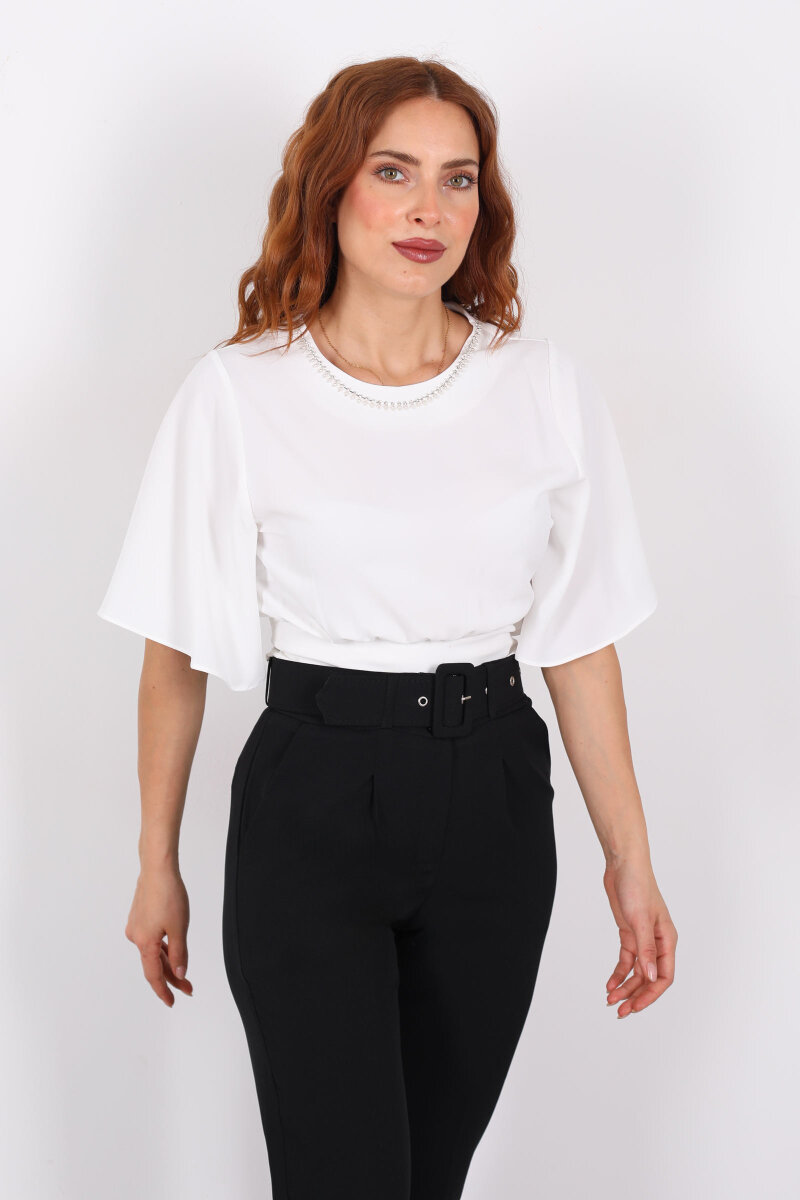 Kolye Detaylı Beli Lastikli Yarasa Kol Beyaz Kadın Saten Bluz - 3