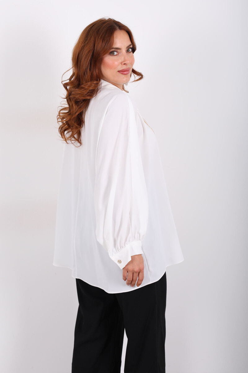 Kolye Detaylı Yarasa Kol Beyaz Kadın Saten Gömlek - 5