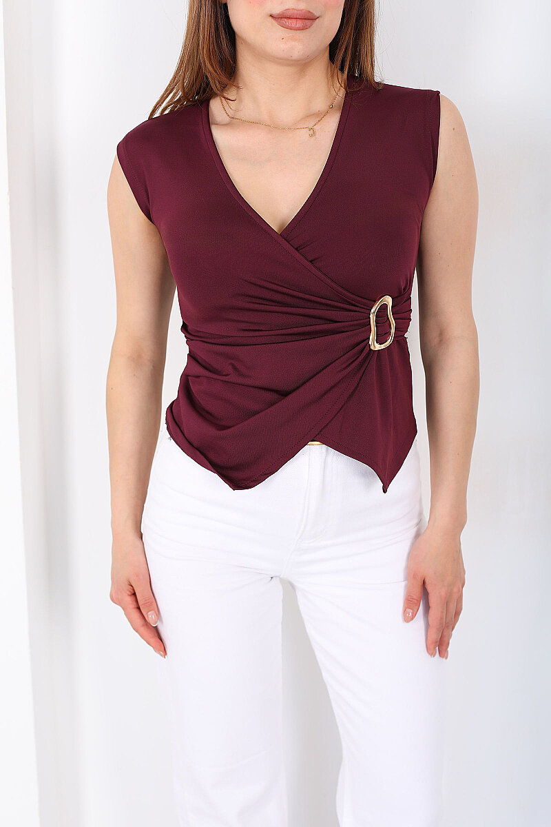 Kruvaze Yaka Aksesuarlı Kolsuz Mürdüm Kadın Bluz - 2