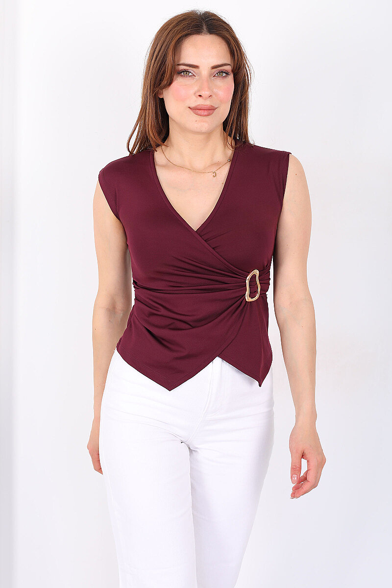 Kruvaze Yaka Aksesuarlı Kolsuz Mürdüm Kadın Bluz - 4