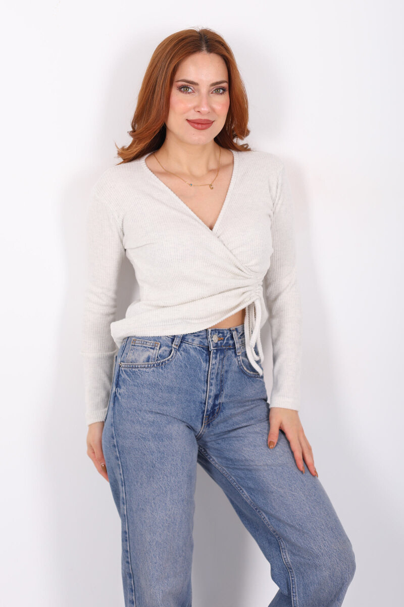 Kruvaze Yaka Büzgü Detaylı Yumoş Triko Ekru Kadın Bluz - 6