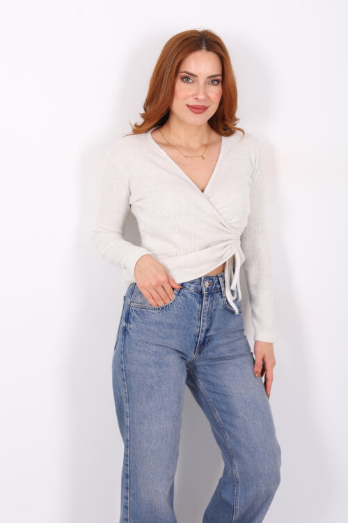 Kruvaze Yaka Büzgü Detaylı Yumoş Triko Ekru Kadın Bluz - Berox