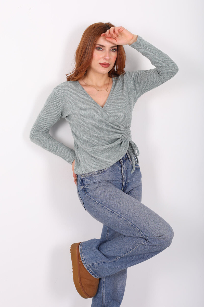 Kruvaze Yaka Büzgü Detaylı Yumoş Triko Haki Kadın Bluz - 1