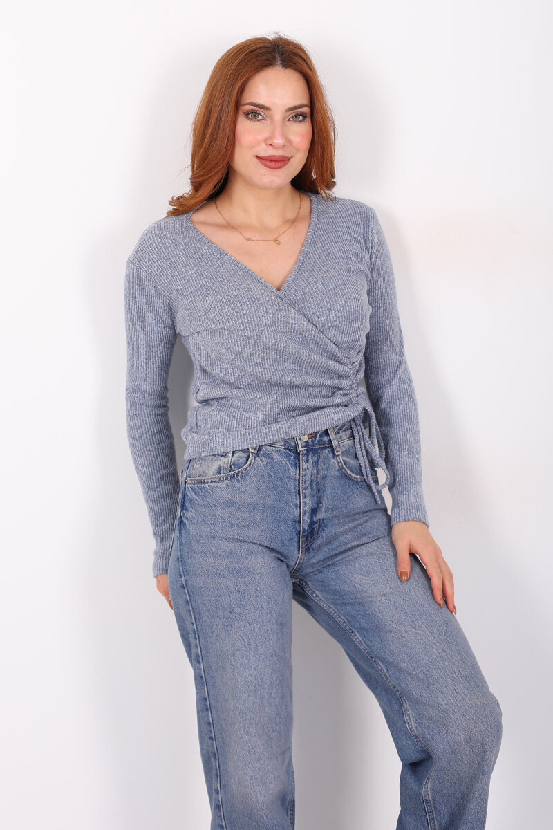 Kruvaze Yaka Büzgü Detaylı Yumoş Triko Mavi Kadın Bluz - 4