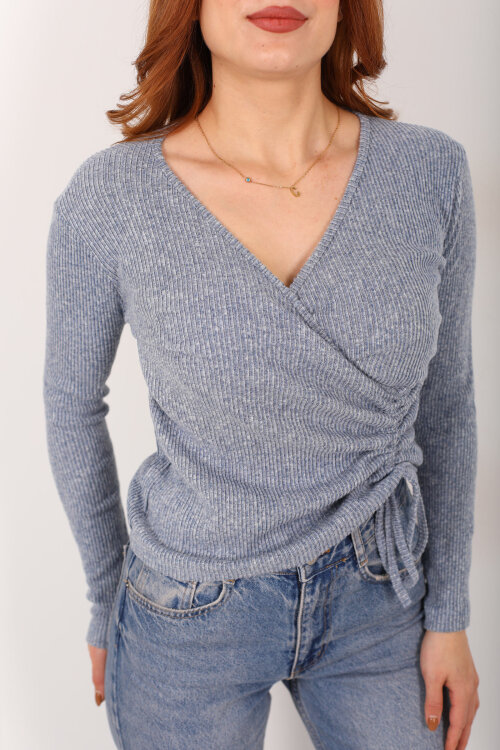 Kruvaze Yaka Büzgü Detaylı Yumoş Triko Mavi Kadın Bluz - Berox (1)