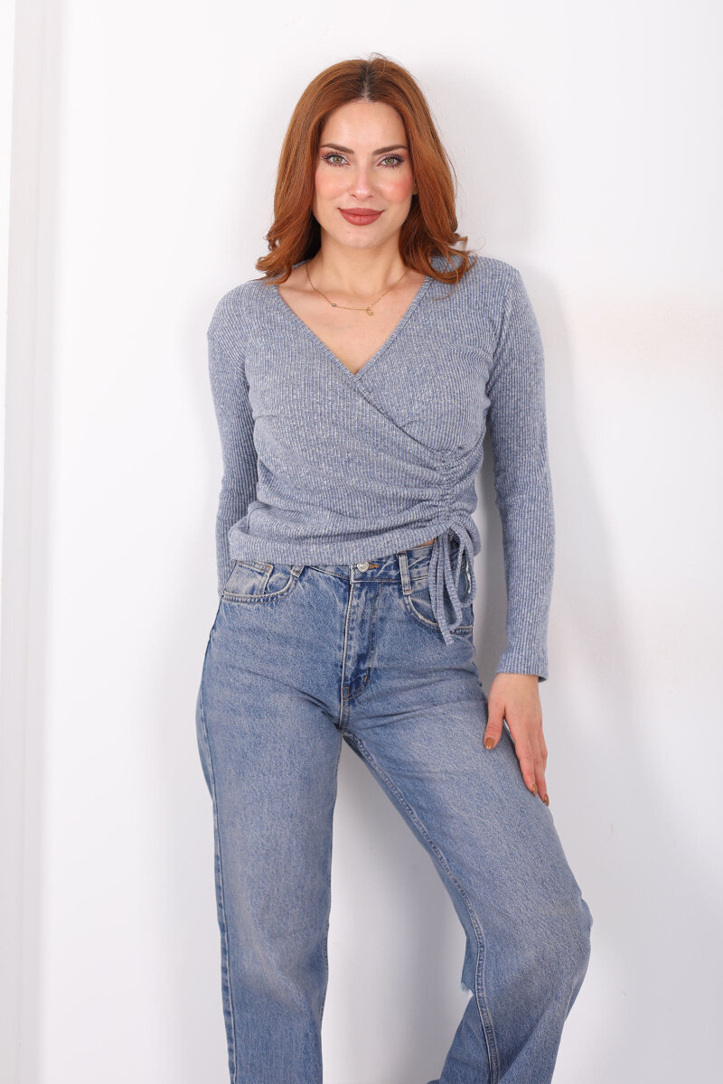 Kruvaze Yaka Büzgü Detaylı Yumoş Triko Mavi Kadın Bluz - 1