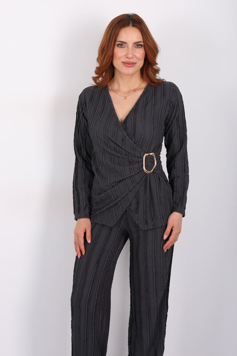 Kruvaze Yaka Fırfırlı Toka Detaylı Antrasit Kadın Takım - 4