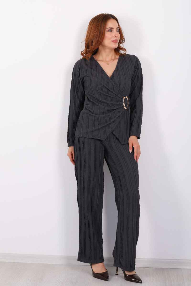 Kruvaze Yaka Fırfırlı Toka Detaylı Antrasit Kadın Takım - 3