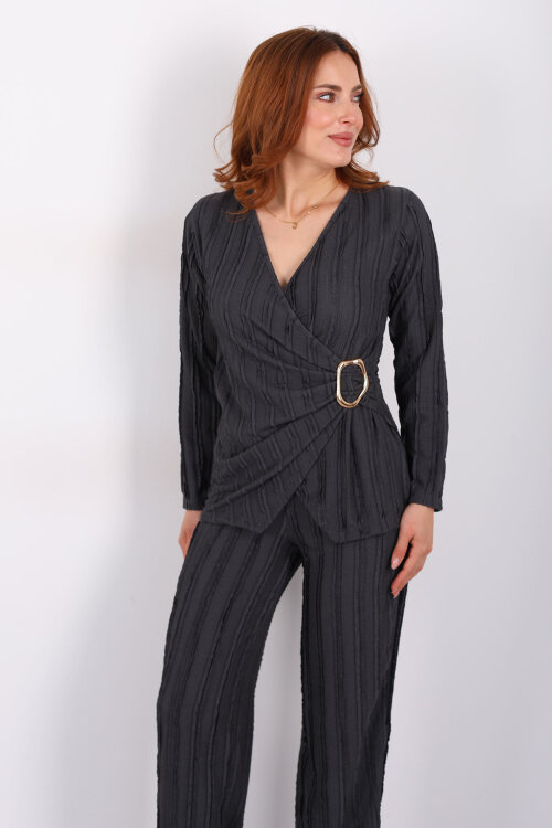 Kruvaze Yaka Fırfırlı Toka Detaylı Antrasit Kadın Takım - 7