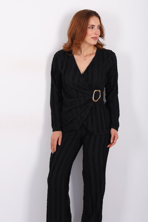 Kruvaze Yaka Fırfırlı Toka Detaylı Siyah Kadın Takım - Berox