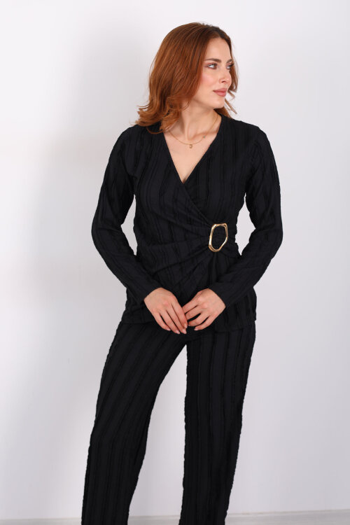 Kruvaze Yaka Fırfırlı Toka Detaylı Siyah Kadın Takım - 4