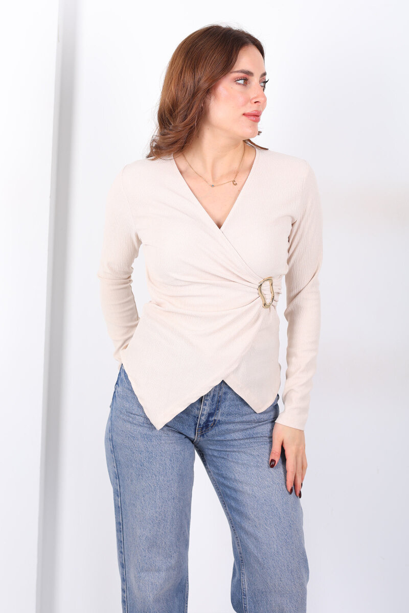 Kruvaze Yaka Toka Detaylı Taş Rengi Kadın Bluz - 3