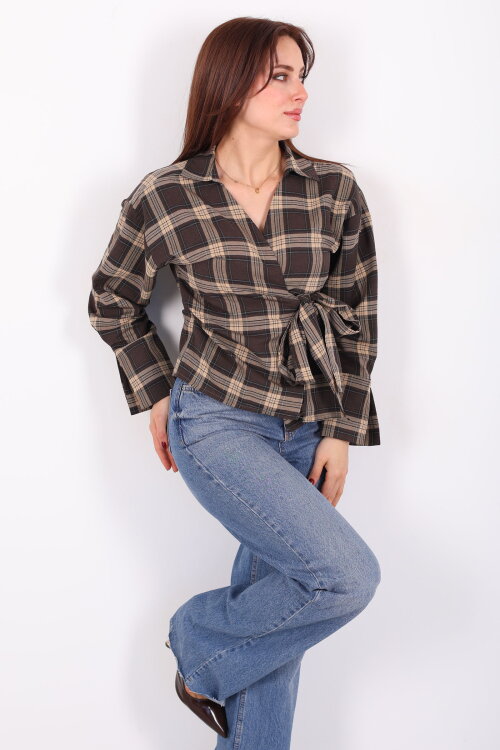 Kruvaze Yaka Yandan Bağlamalı Kadın Kahverengi Ekose Gömlek - Berox