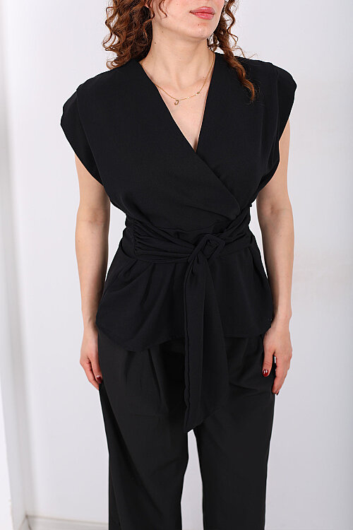 Kruvaze Yaka Yandan Bağlamalı Kadın Siyah Vatkalı Bluz - Berox (1)