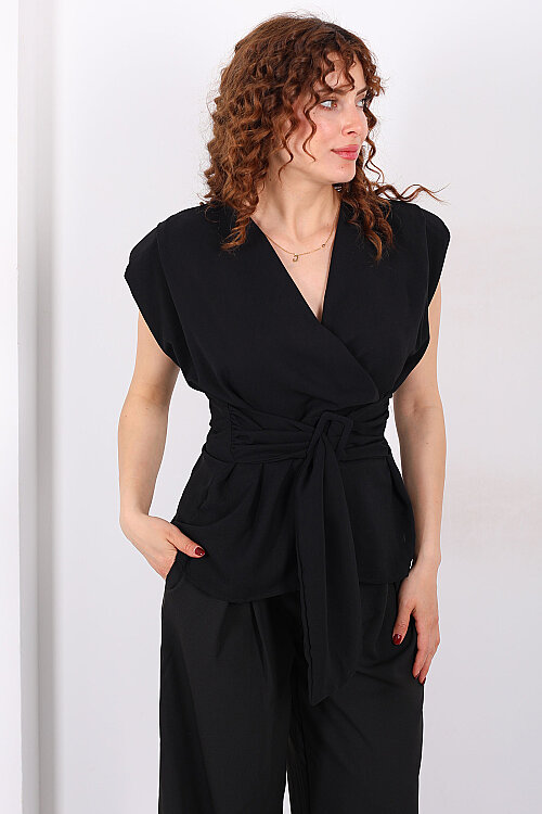 Kruvaze Yaka Yandan Bağlamalı Kadın Siyah Vatkalı Bluz - Berox