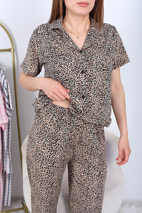 Leopar Desenli Düğmeli Kadın Pijama Takımı - 2