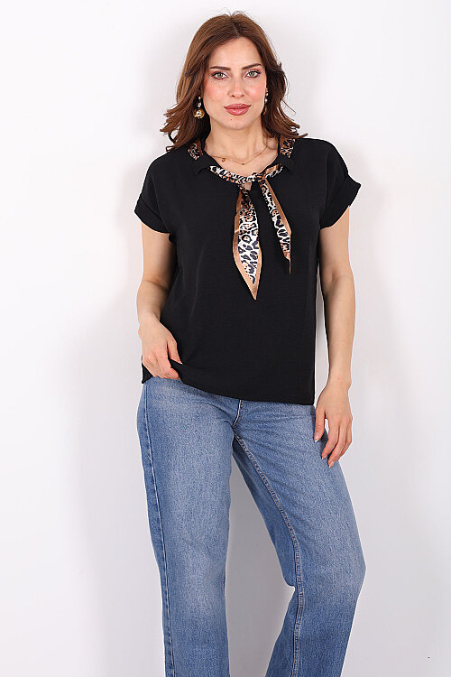 Leopar Fularlı V Yaka Kadın Siyah Bluz - 3