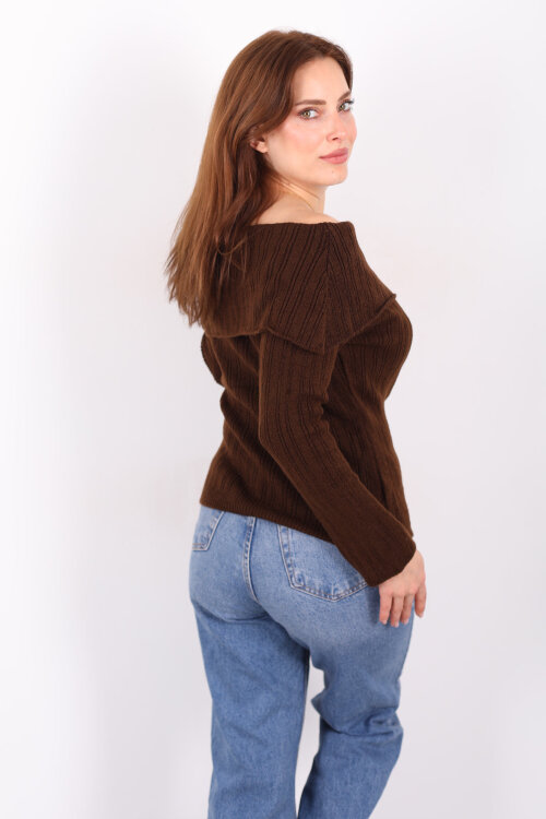 Madonna Yaka Düğmeli Kadın Kahverengi Triko Kazak - 5