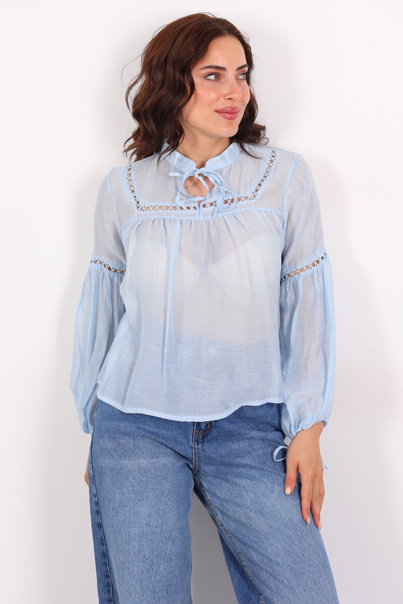 Nakışlı Kolu Yakası Bağcıklı Delikli Oversize Mavi Kadın Bluz - 3