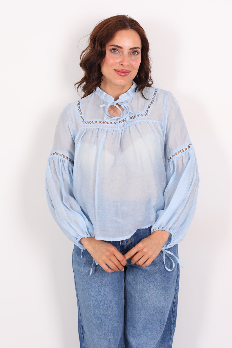 Nakışlı Kolu Yakası Bağcıklı Delikli Oversize Mavi Kadın Bluz - 4