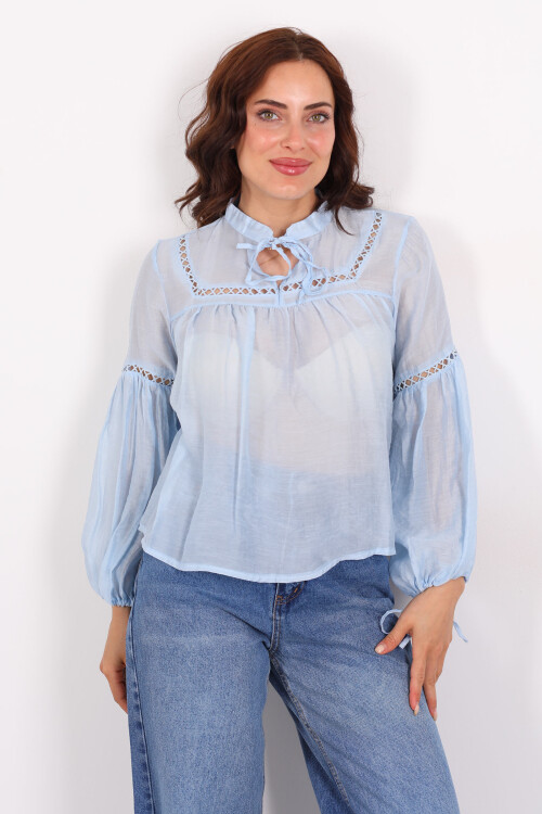 Nakışlı Kolu Yakası Bağcıklı Delikli Oversize Mavi Kadın Bluz - 5