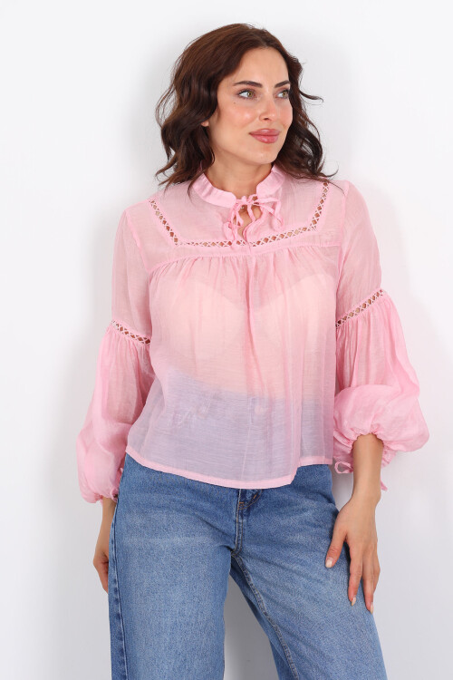 Nakışlı Kolu Yakası Bağcıklı Delikli Oversize Pembe Kadın Bluz 