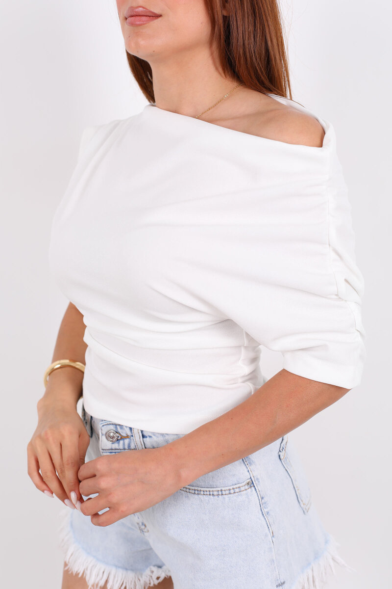 Omuz Büzgülü Kayık Yaka Ekru Kadın Bluz - 2