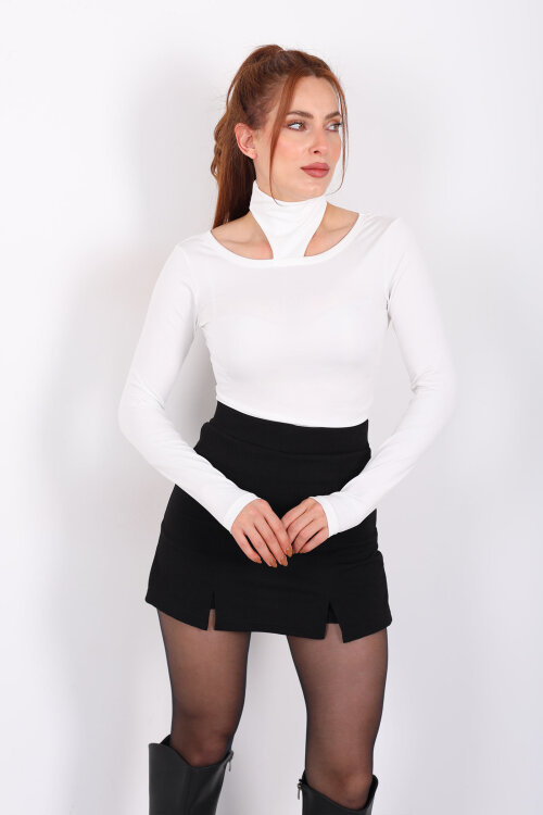 Omuzları Açık Boyundan Geçirmeli Beyaz Kadın Bluz - Berox