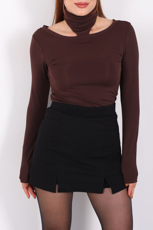 Omuzları Açık Boyundan Geçirmeli Kahverengi Kadın Bluz - Berox (1)