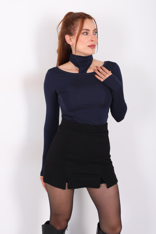 Omuzları Açık Boyundan Geçirmeli Lacivert Kadın Bluz - 5