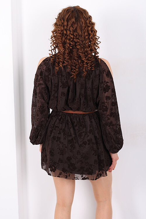 Omuzları Açık Kadife Baskılı Kadın Kahverengi Mini Tül Elbise - 6