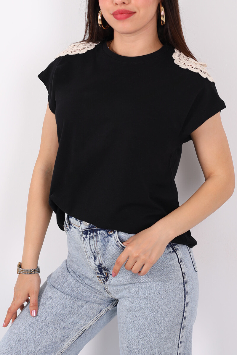 Omuzları İşlemeli Bisiklet Yaka Siyah Kadın Oversize T-Shirt - 2