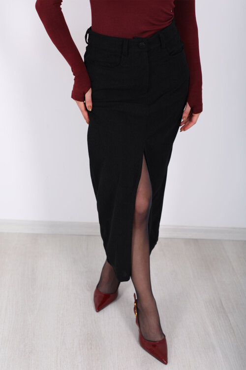 Önden Yırtmaçlı Kadife Siyah Kadın Midi Etek - Berox (1)