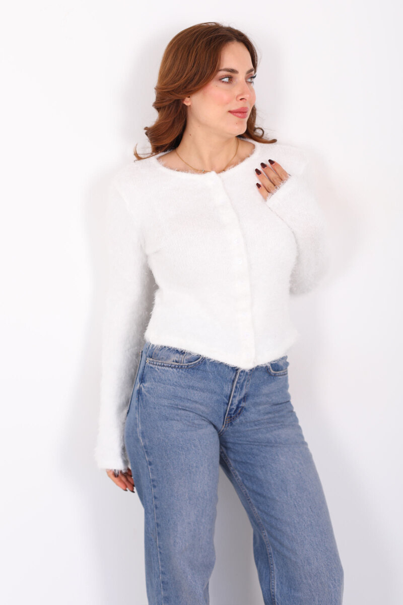 Önü Düğmeli Beyaz Kadın Sakallı Hırka - 1