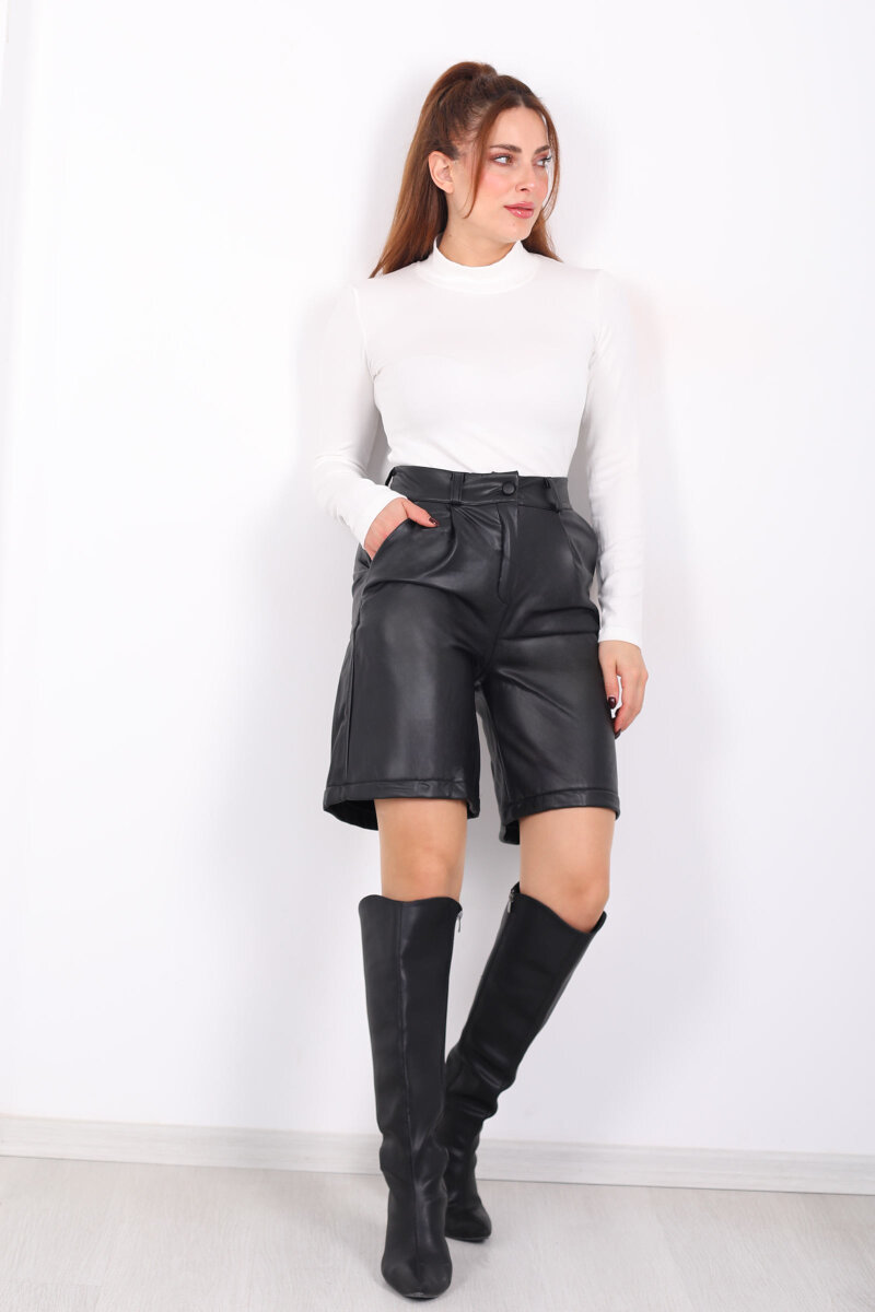 Önü Pensli Şardonlu Siyah Kadın Deri Şort - 1